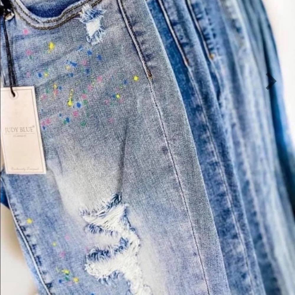 Paint Splatter Judy Blues EUC